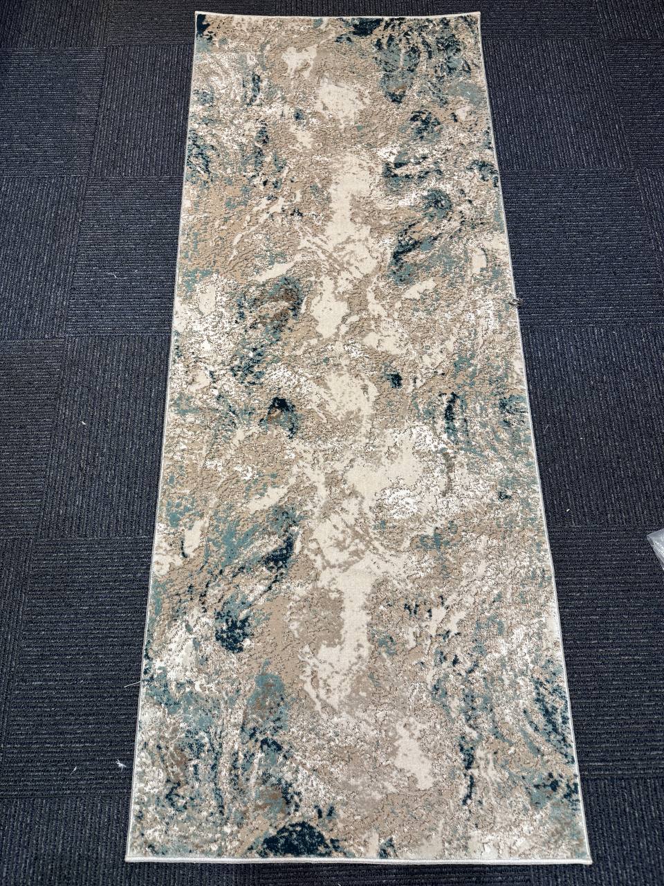 H6217 Runner Rug